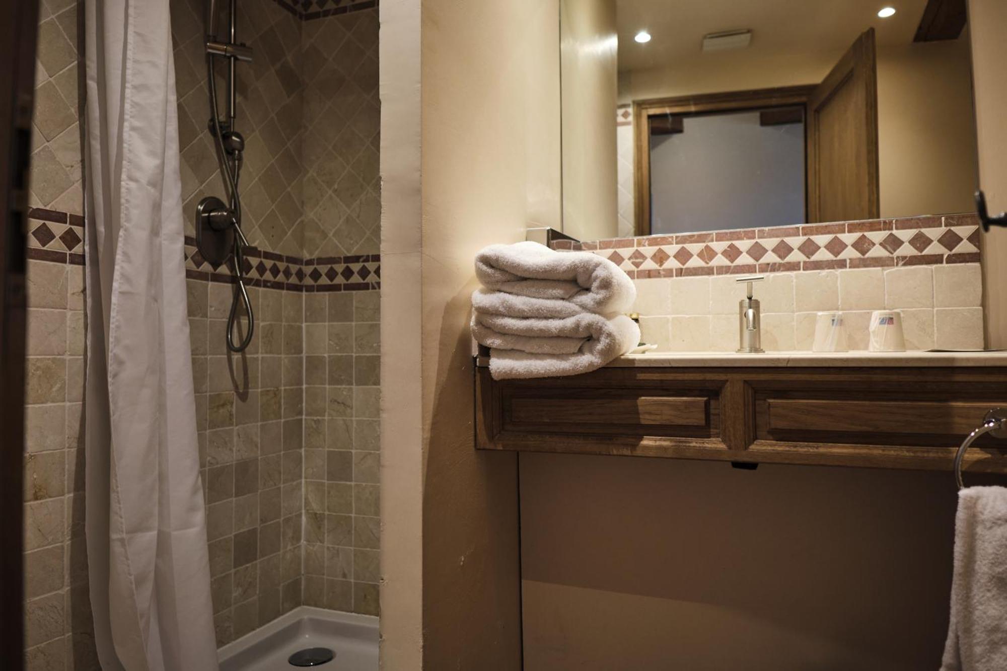 Hostellerie De La Tour D'Auxois Saulieu Dış mekan fotoğraf