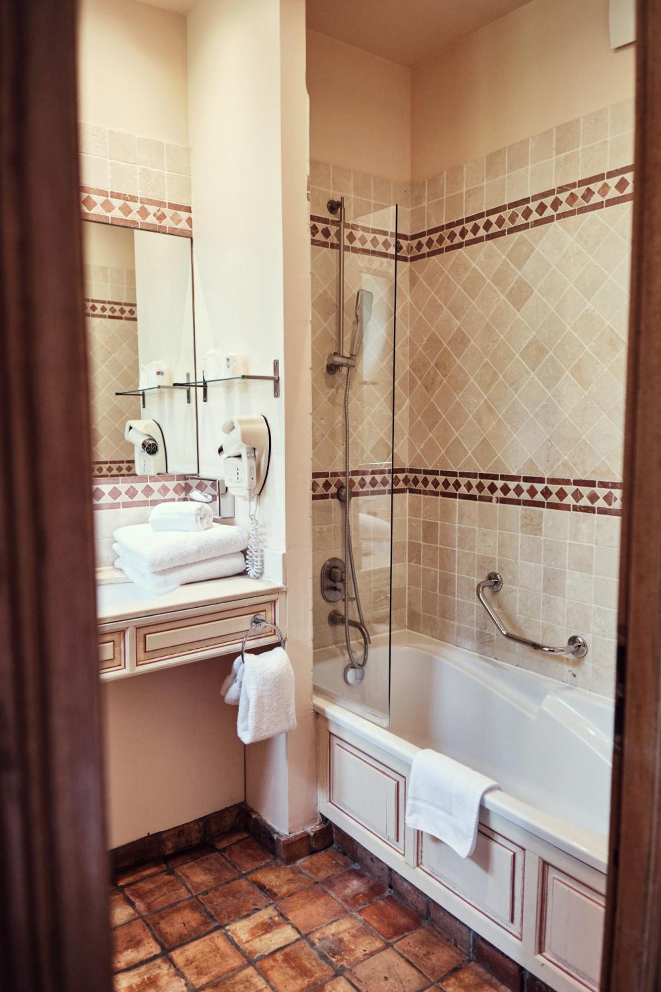 Hostellerie De La Tour D'Auxois Saulieu Dış mekan fotoğraf