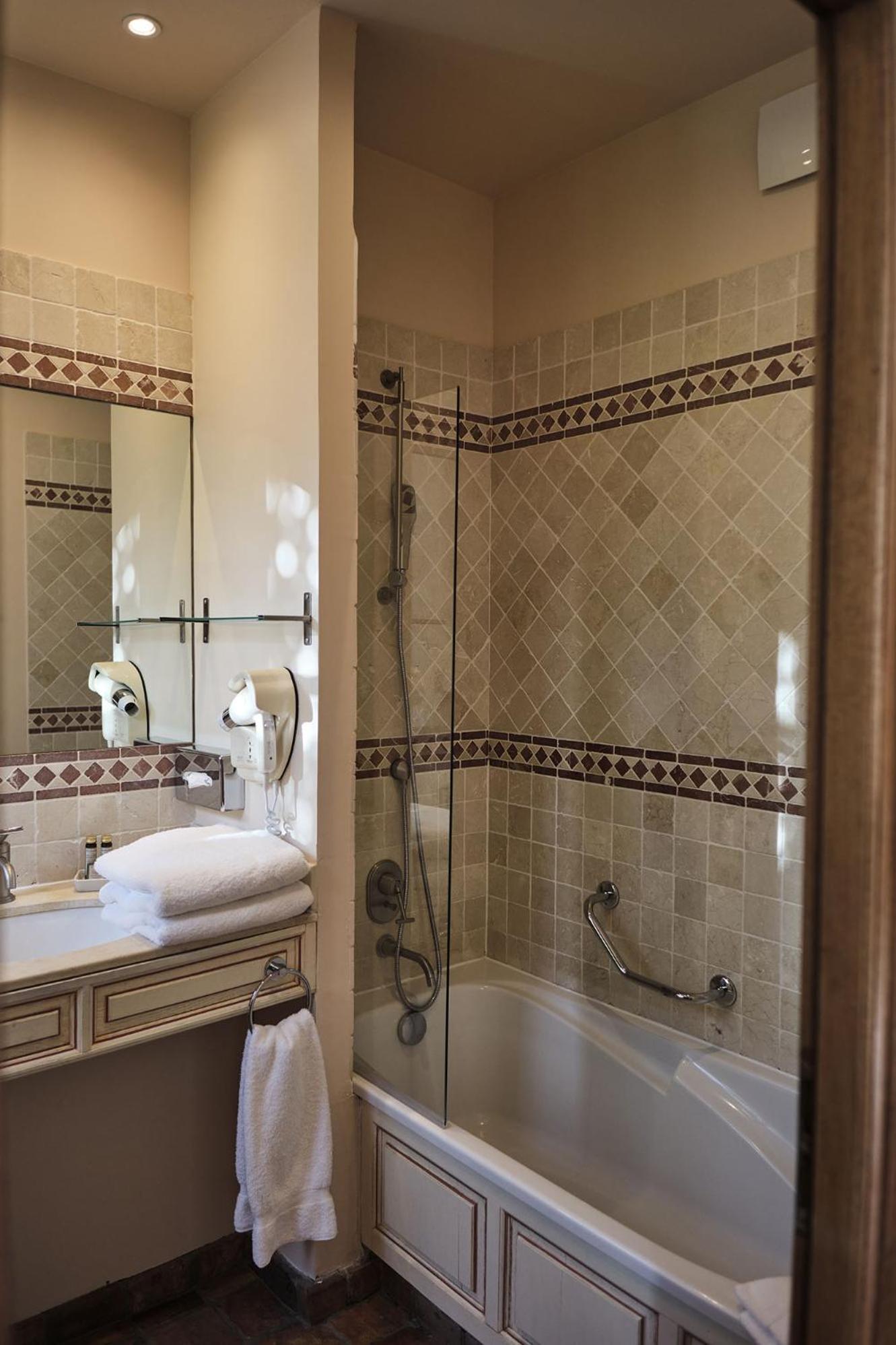 Hostellerie De La Tour D'Auxois Saulieu Dış mekan fotoğraf
